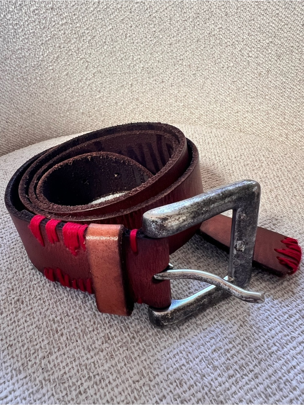Unisex Gap Red Whipstitch Brown Leather Belt with Red Stitch Accent 37.5-42”